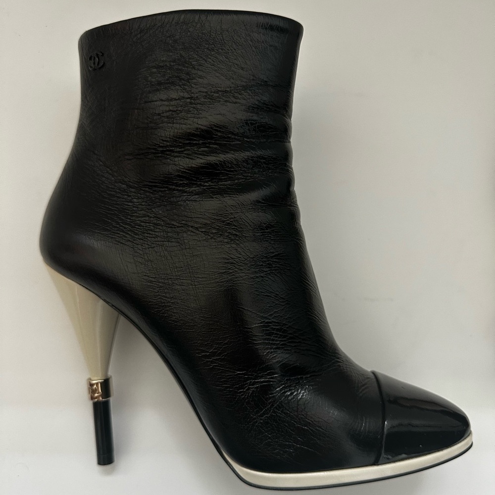 CHANEL CC Karl Lagerfeld Black Captoe Patent Ankle Heel Booties Boots 38